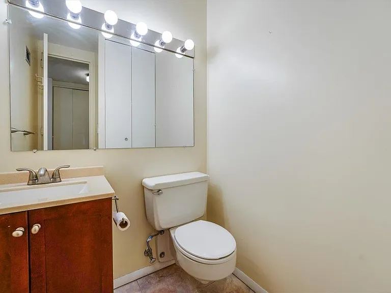7002 Boulevard East #6H — Photo 13