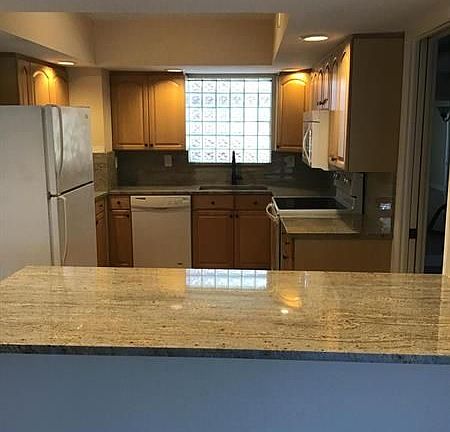 3rd image of 11594 Winchester Dr