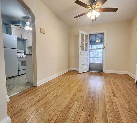 4th image of 108 Sherman Ave
