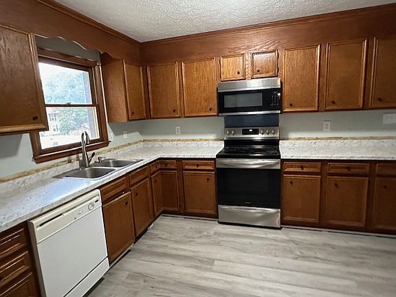 2nd image of 419 Melody Ln