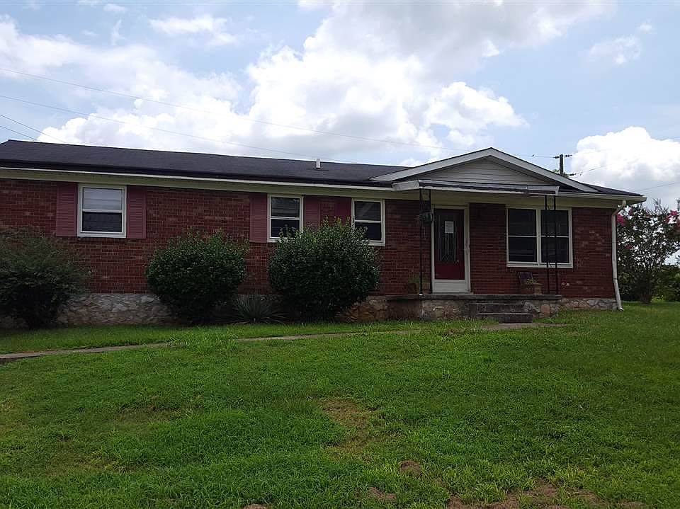 1st image of 302 Coombs Dr