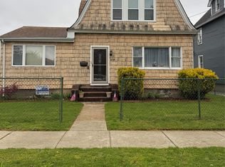 318 Earle Ave APT 2, Lynbrook, NY 11563
