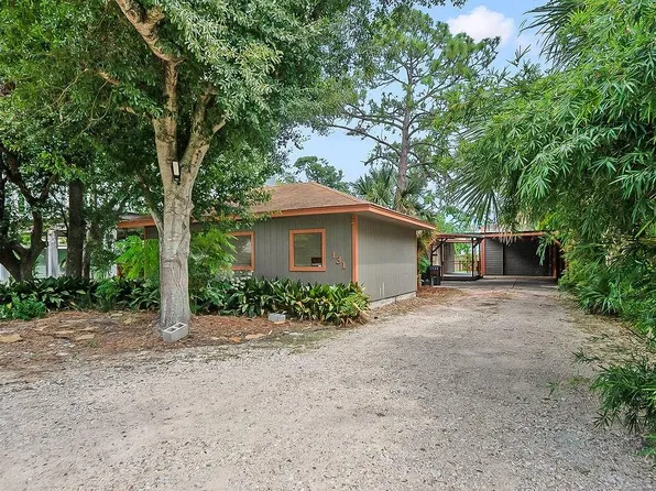 131 5th St, San Leon, TX 77539