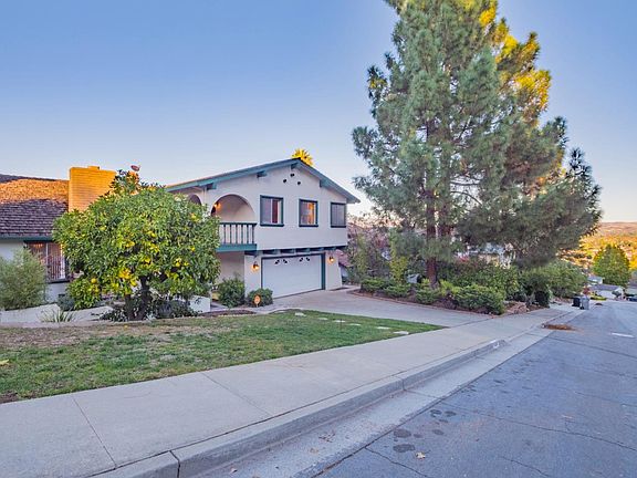 2nd image of 1439 Montego Dr