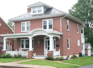 41 Church St, Lititz, PA 17543