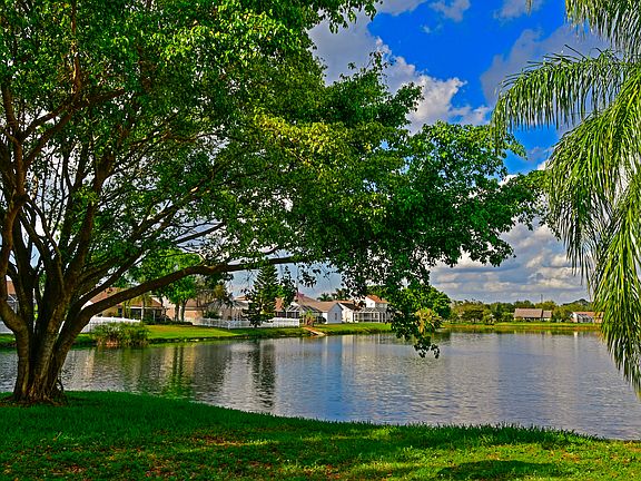 Backyard w/lakeview (North)