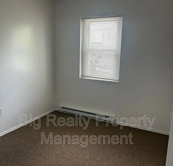 29 N Main St #2E — Photo 5