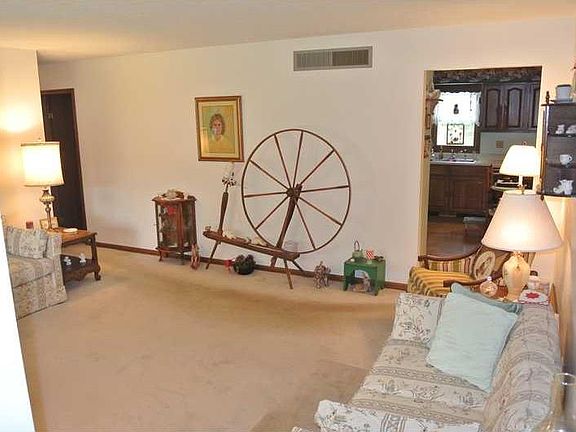 3rd image of 4671 Dogwood Ln