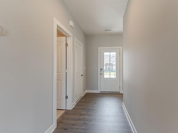 3rd image of 5016 Goldfinch Dr