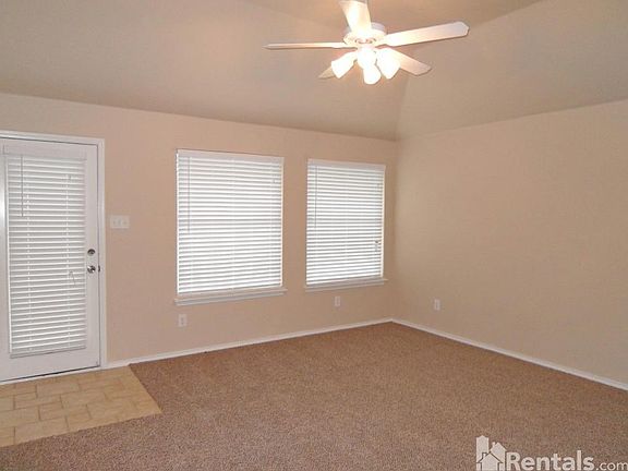 3rd image of 1709 River Oaks Dr