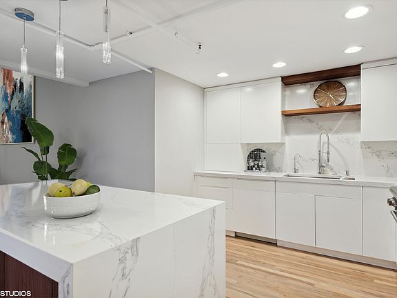 4th image of 1000 W Washington Blvd Unit 513