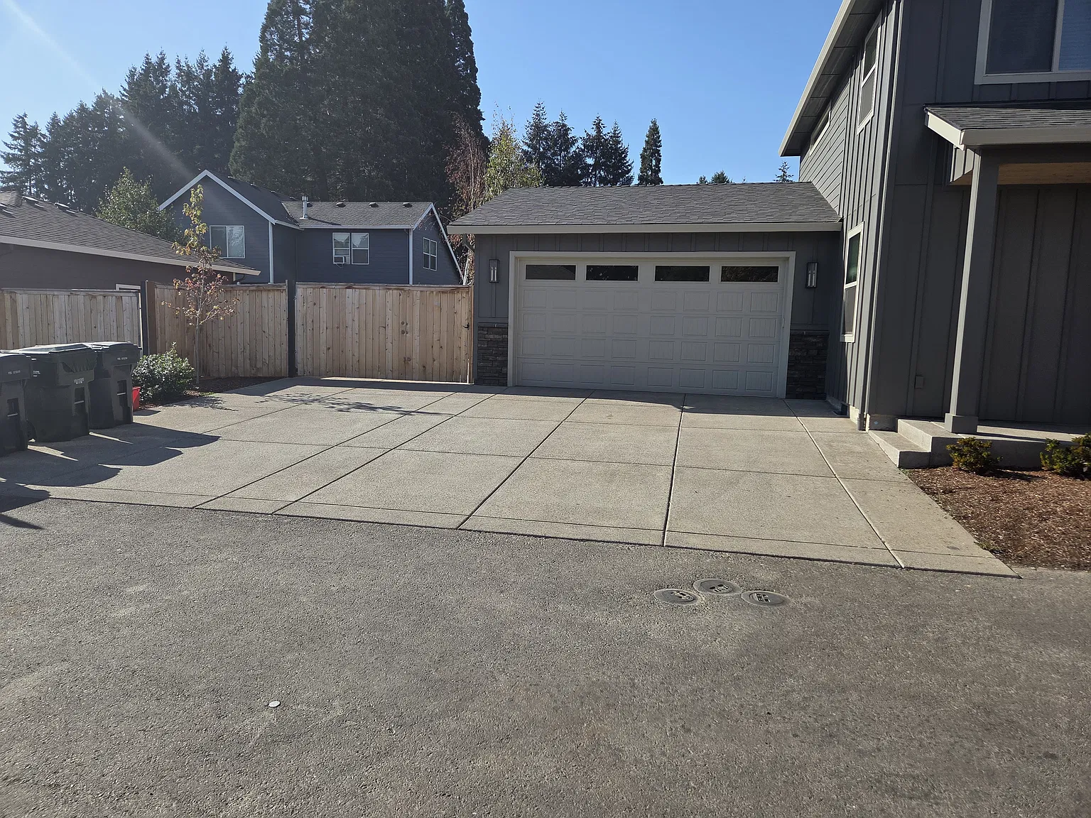 4 bed, 2230 sqft, $3,200 — Photo 2