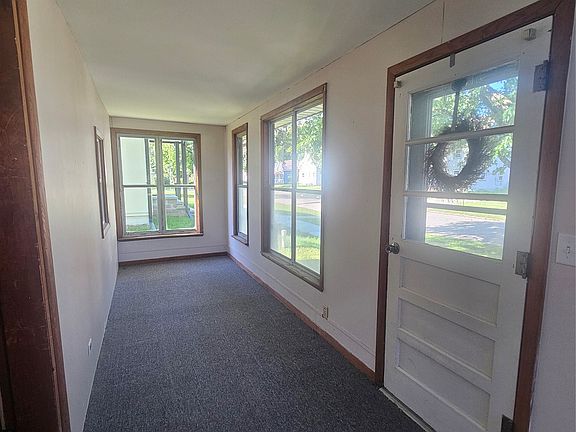 2nd image of 513 3rd St
