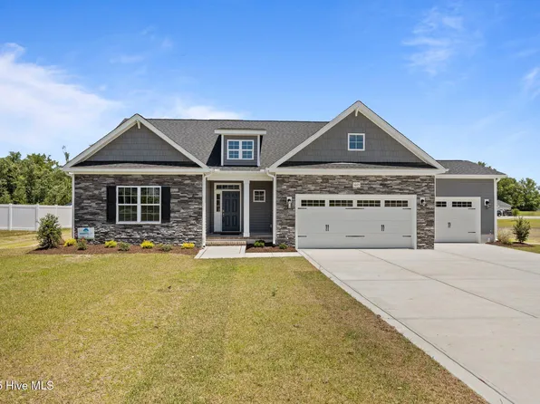 1075 Appaloosa Trail, Grimesland, NC 27837