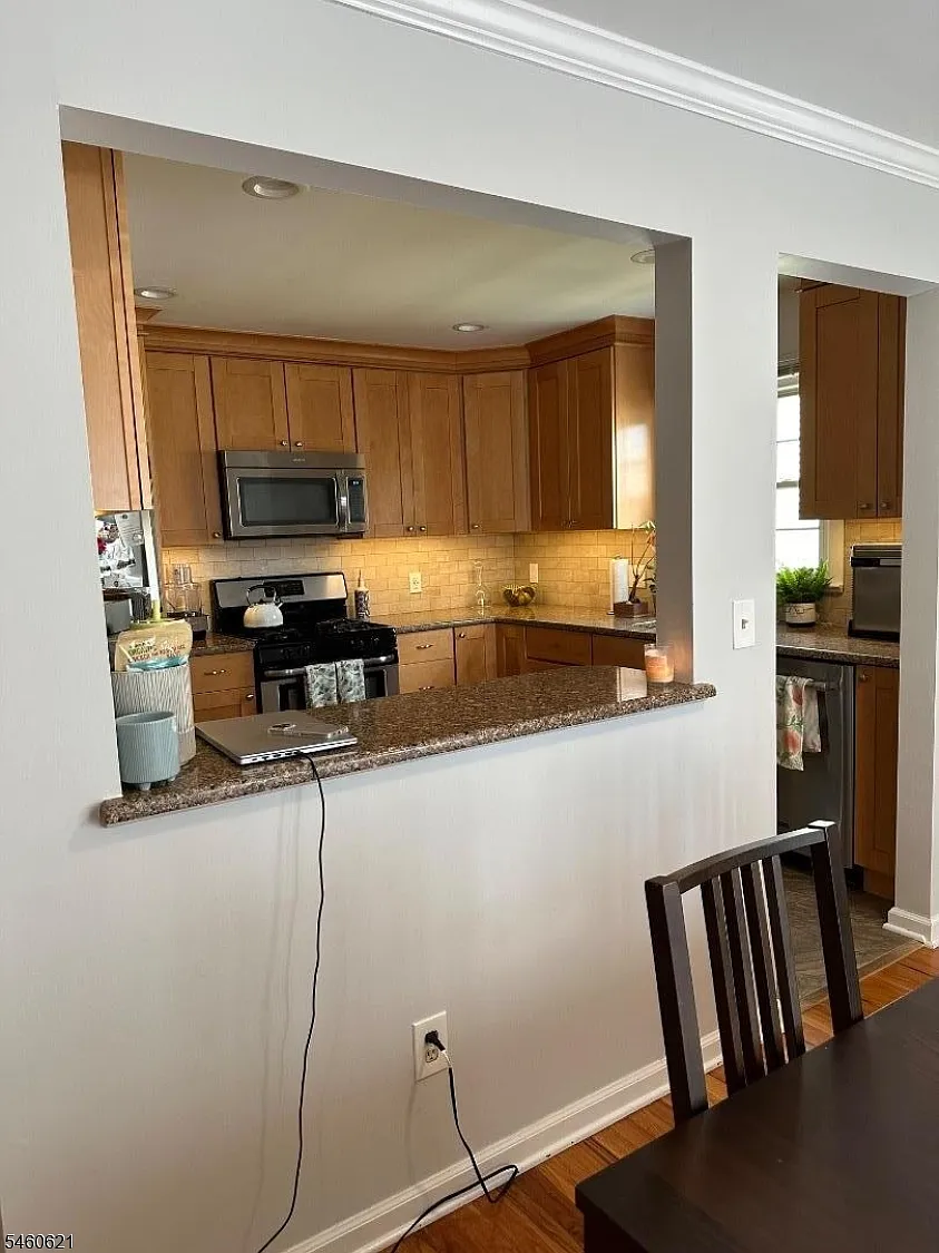 112 Preston Ave — Photo 3