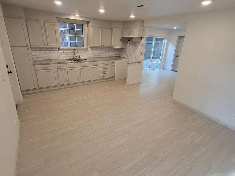 2417 Castroville Rd #1104 — Photo 4
