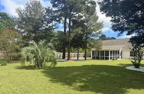 305 Gold Leaf Dr — Photo 3