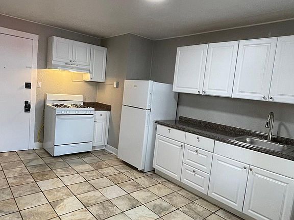 2nd image of 219 Saint Helens Ave #105