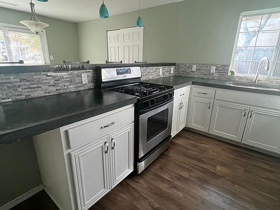 3rd image of 3011 Pleasant Valley Ct