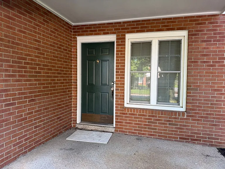 106 Meridian Ct — Photo 4