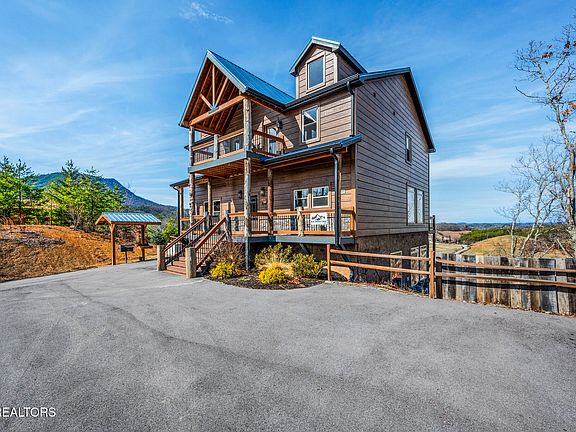 2nd image of 1490 Sleepy Valley Ln