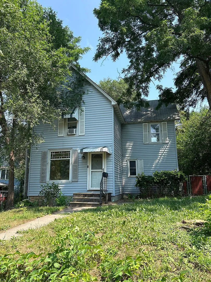 Beautiful 3 bedrrom 1 bathroom House in St. Paul — Photo 1