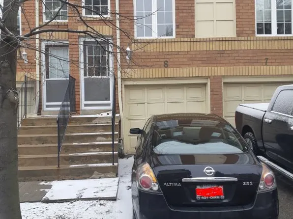 189 Galloway Rd #8, Toronto, ON M1E 5H3