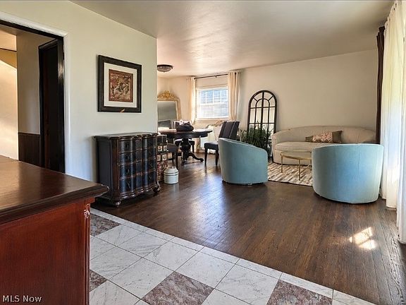 3rd image of 4521 Longleaf Rd