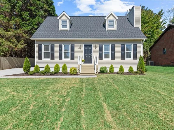 5525 Moravian Heights Ln, Clemmons, NC 27012