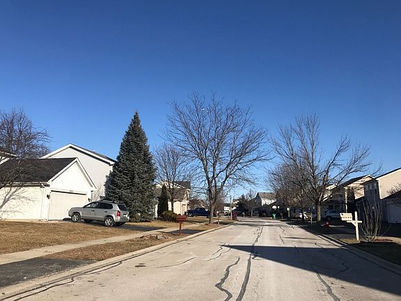 4th image of 21122 W Chastworth Ln