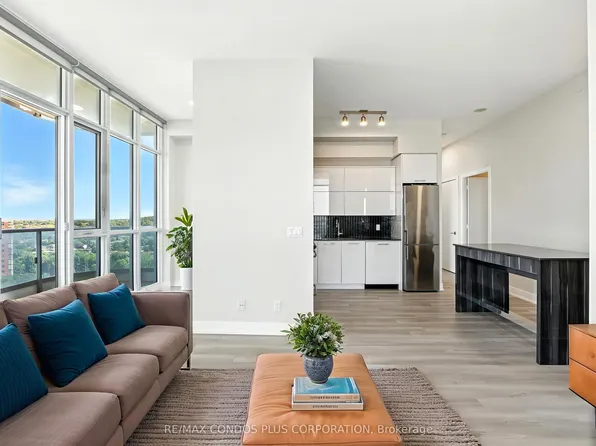 9471 Yonge St, Richmond Hill, ON