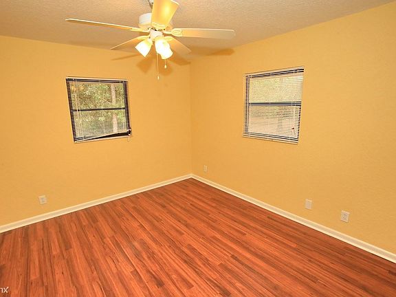 5th image of 16141 E Yorkshire Dr
