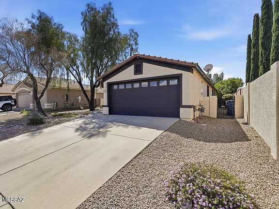 2nd image of 2522 E Chipped Stone Ln