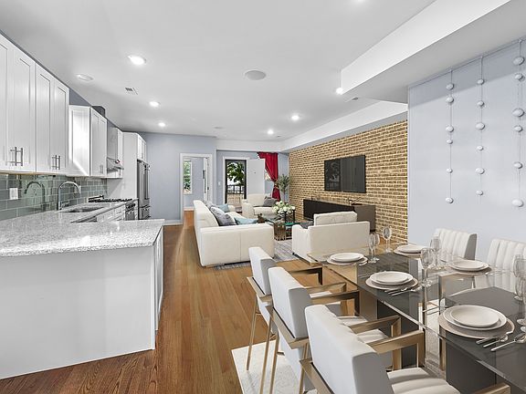 3rd image of 2430 N Washtenaw Ave #3S