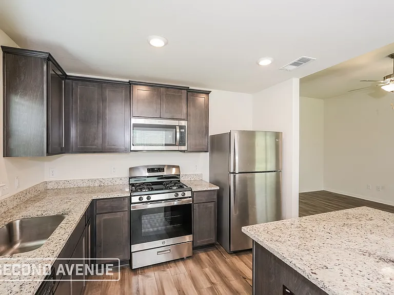 1325 Woodwinds Dr — Photo 9