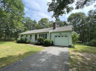 31 Cherrywood Ln, Marstons Mills, MA 02648