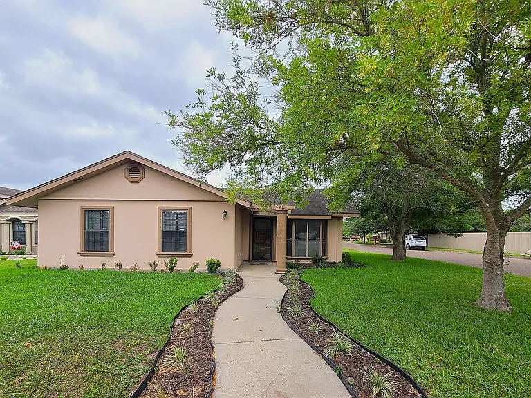 126 La Silla Dr — Photo 1