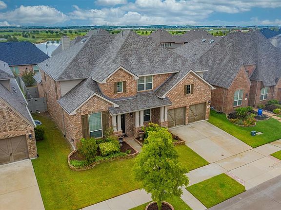 2nd image of 212 Birdcall Ln