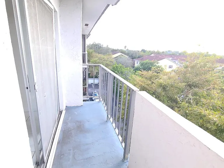 8950 NE 8th Ave #503 — Photo 14