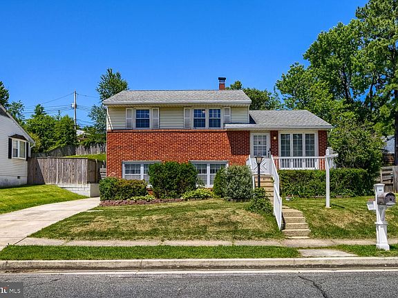 3rd image of 3405 Upton Rd
