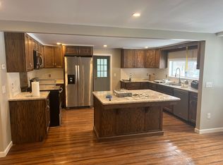 826 Old River Rd, White River Junction, VT 05001