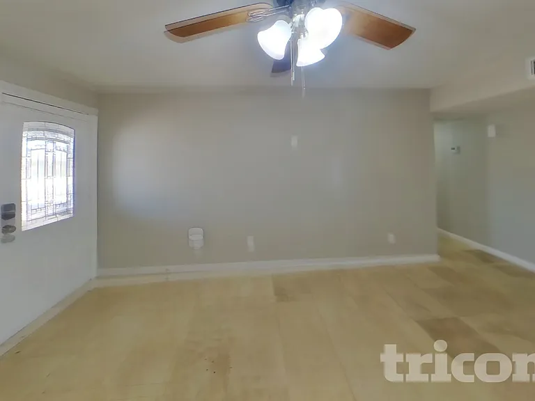 6237 W Marconi Ave — Photo 3