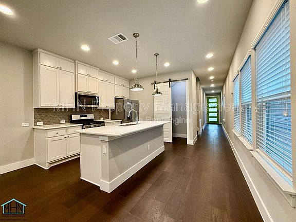 5th image of 447 Natalen Ave