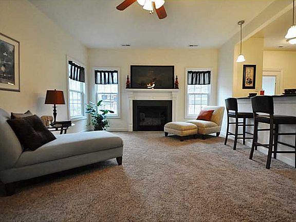 4th image of 1016 Shelley St