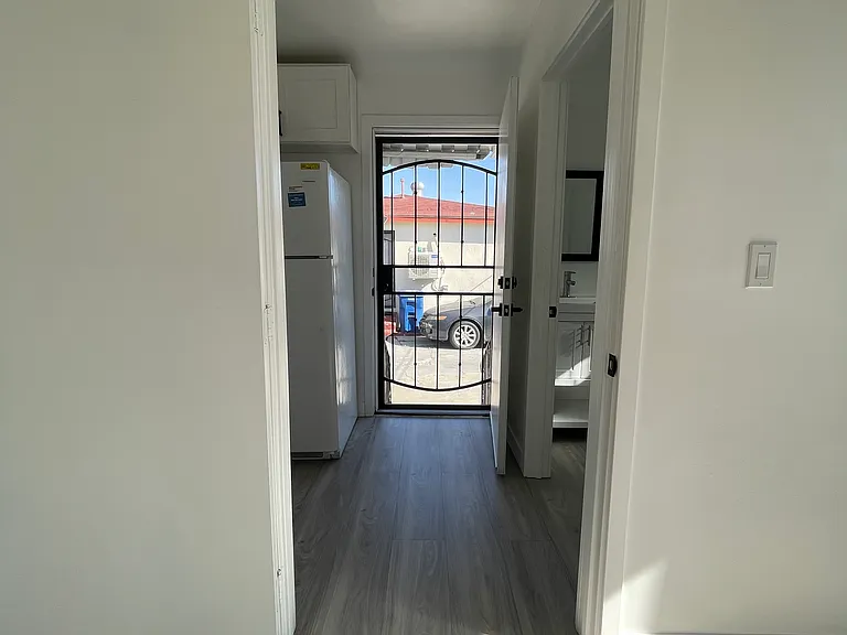 148 N Hicks Ave #2 — Photo 4