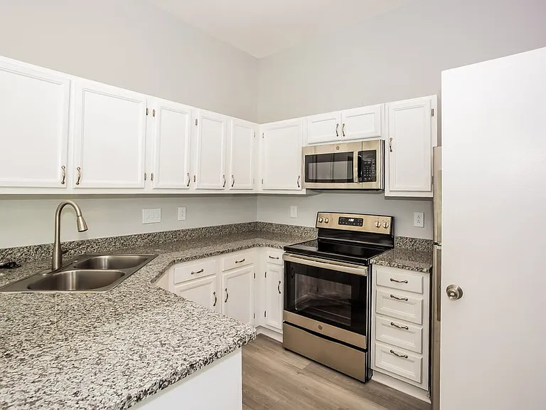 6115 Sunstone Dr — Photo 8