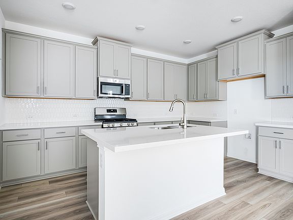 3rd image of 617 Emory Crossing Blvd