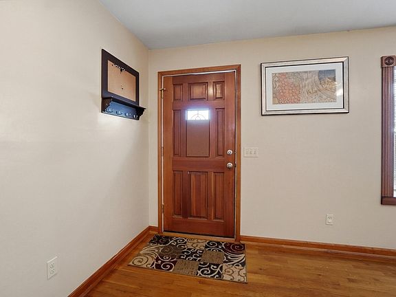 4th image of 728 Meadow View Dr