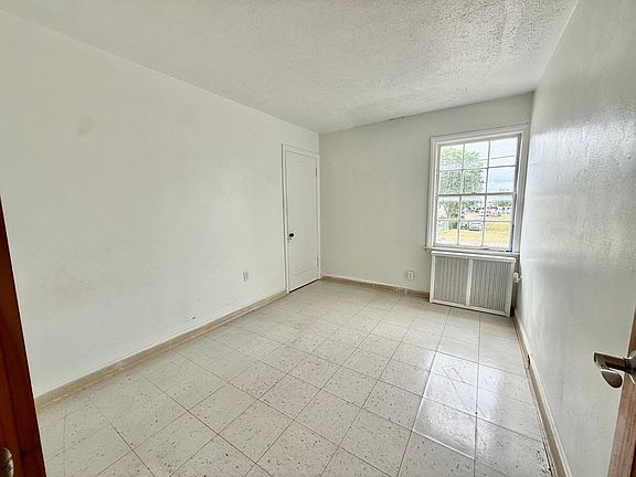 4th image of 312 W State St #4