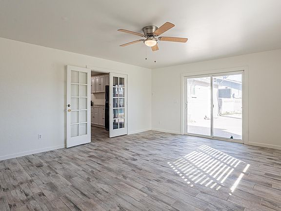 5th image of 209 E McMurray Blvd